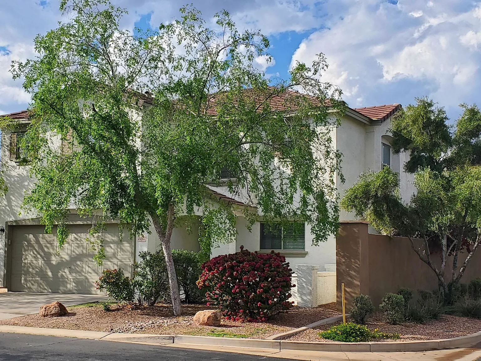 3 bed, 2.5 bath, 1837 sqft, $2,250 — Photo 3