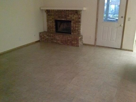 3rd image of 2921 Country Manor Ln APT 37