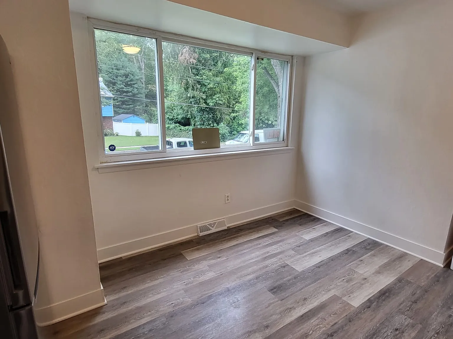 4 bed, 1383 sqft, $2,800 — Photo 3