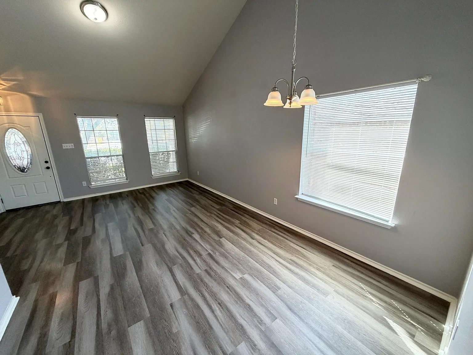 3 bed, 2.5 bath, 2041 sqft, $2,250 — Photo 4