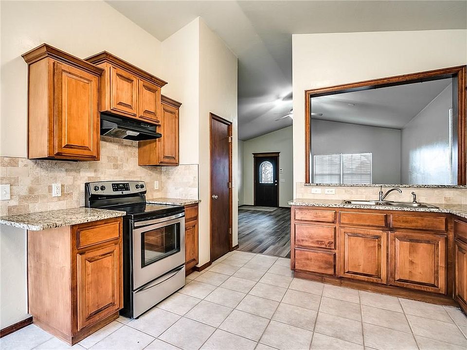 1st image of 2405 Arbor Dr