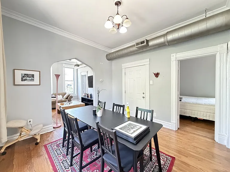 1058 N Rockwell St #2 — Photo 8