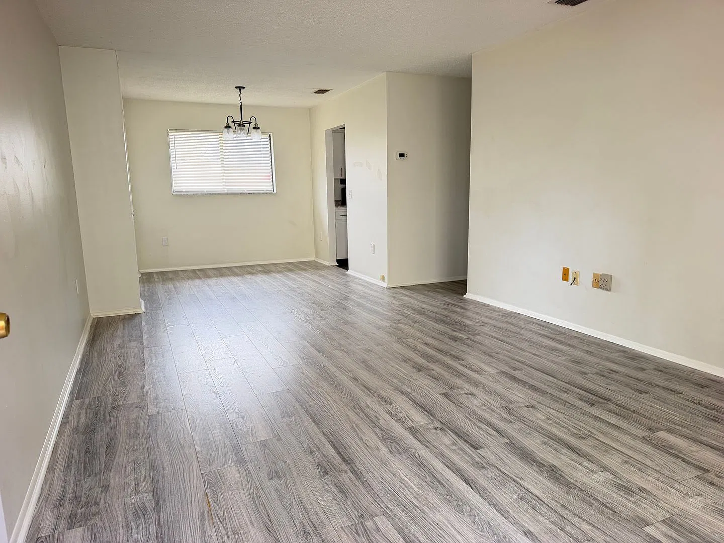 Newly Renovated 2-Bedroom 2-Bath | Private Terrace| Winter Springs — Photo 3
