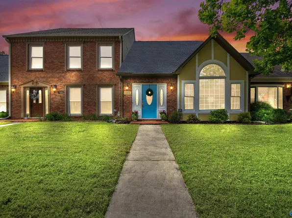 1555 River Bend Pl SE, Decatur, AL 35601