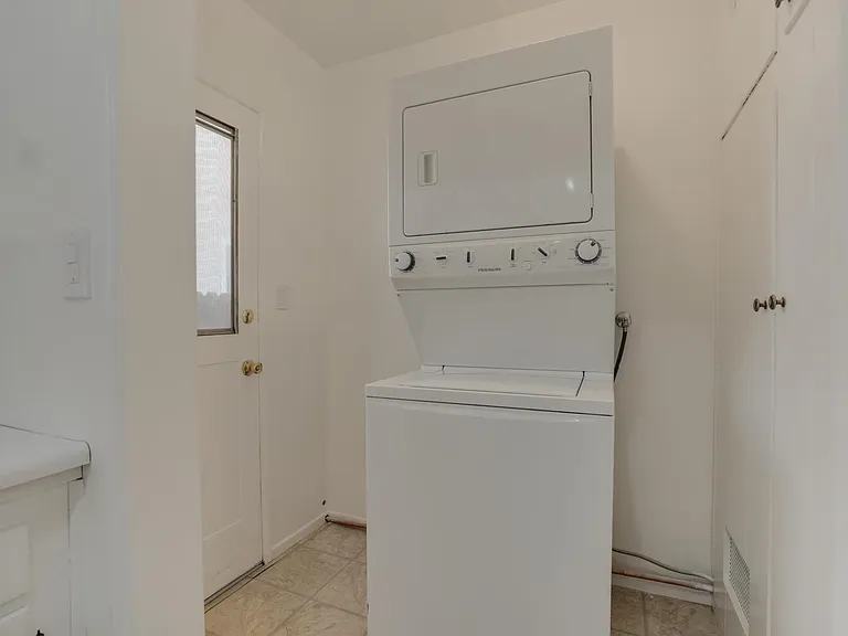 5534 1/2 Kester Ave #5534-1/2 — Photo 9