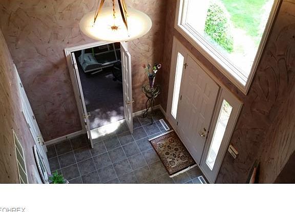 2nd image of 19 Waterford Ln