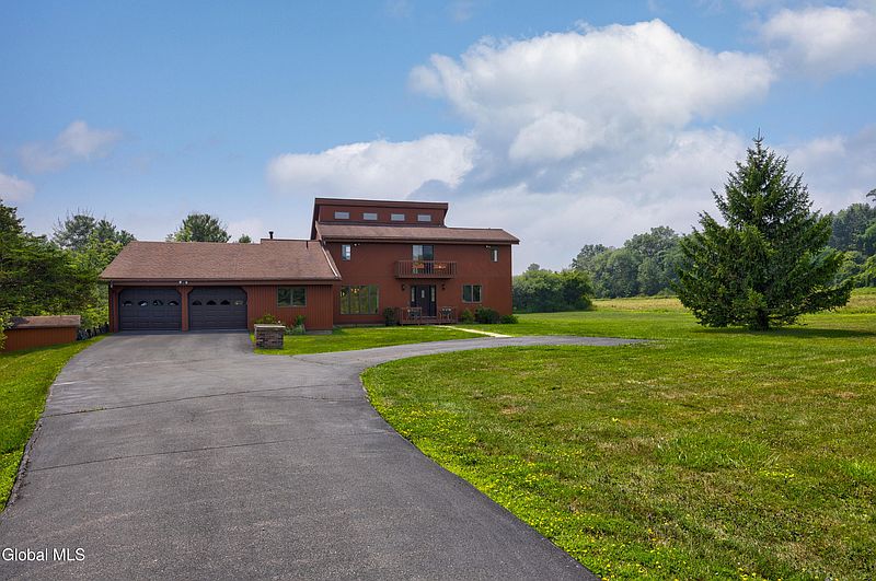 2nd image of 659 Putnam Road