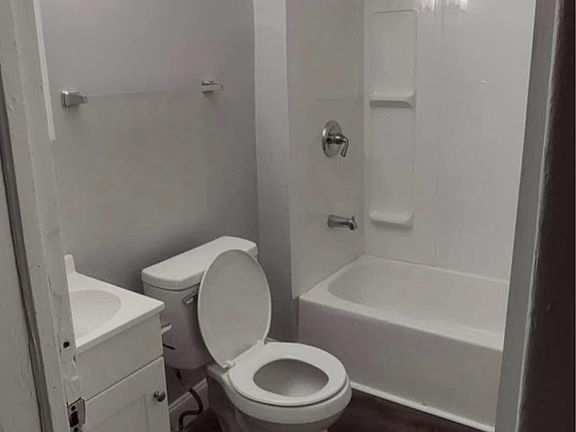 5th image of 8 Swan St #10