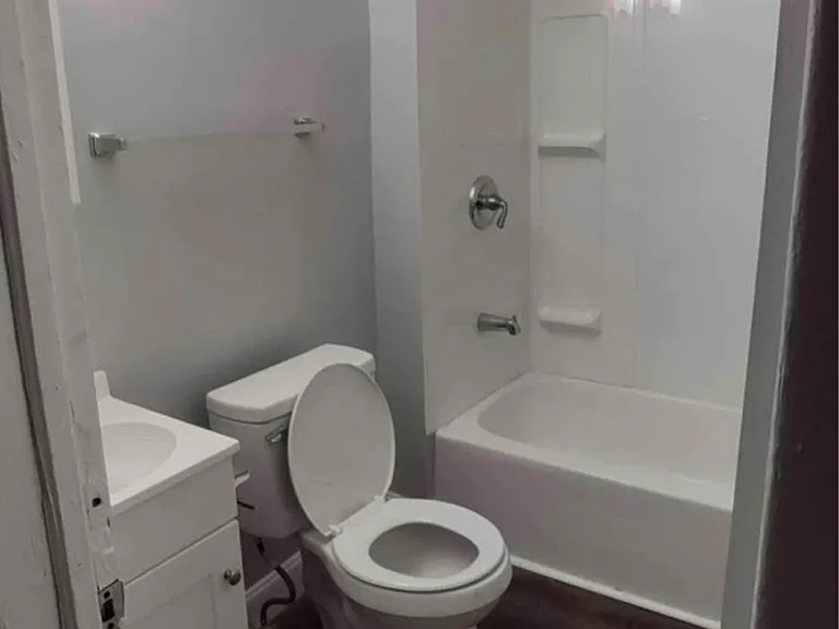 8 Swan St #10 — Photo 5