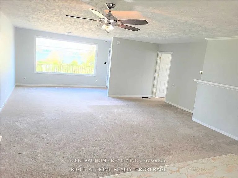 255 Bayview Ave — Photo 5