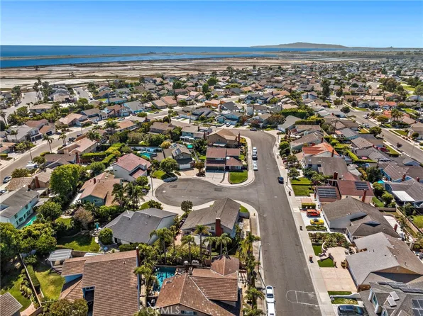 17902 Portside Cir, Huntington Beach, CA 92649
