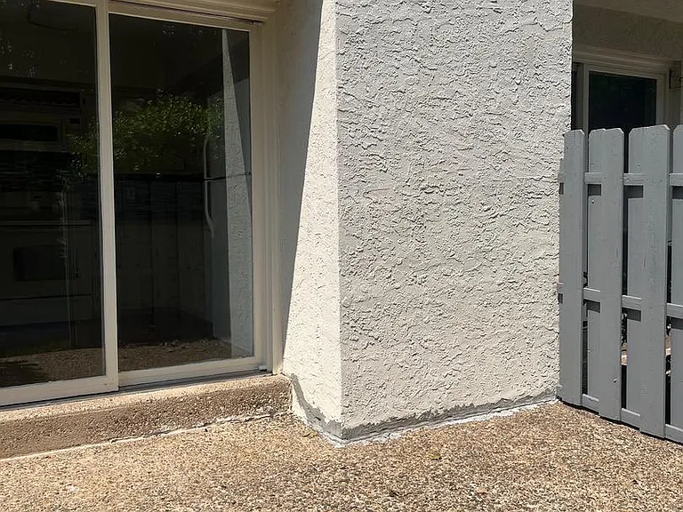 113 Montrose Ave — Photo 22
