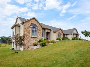 4268 S Woodcrest Ridge Dr, West Bend, WI 53095