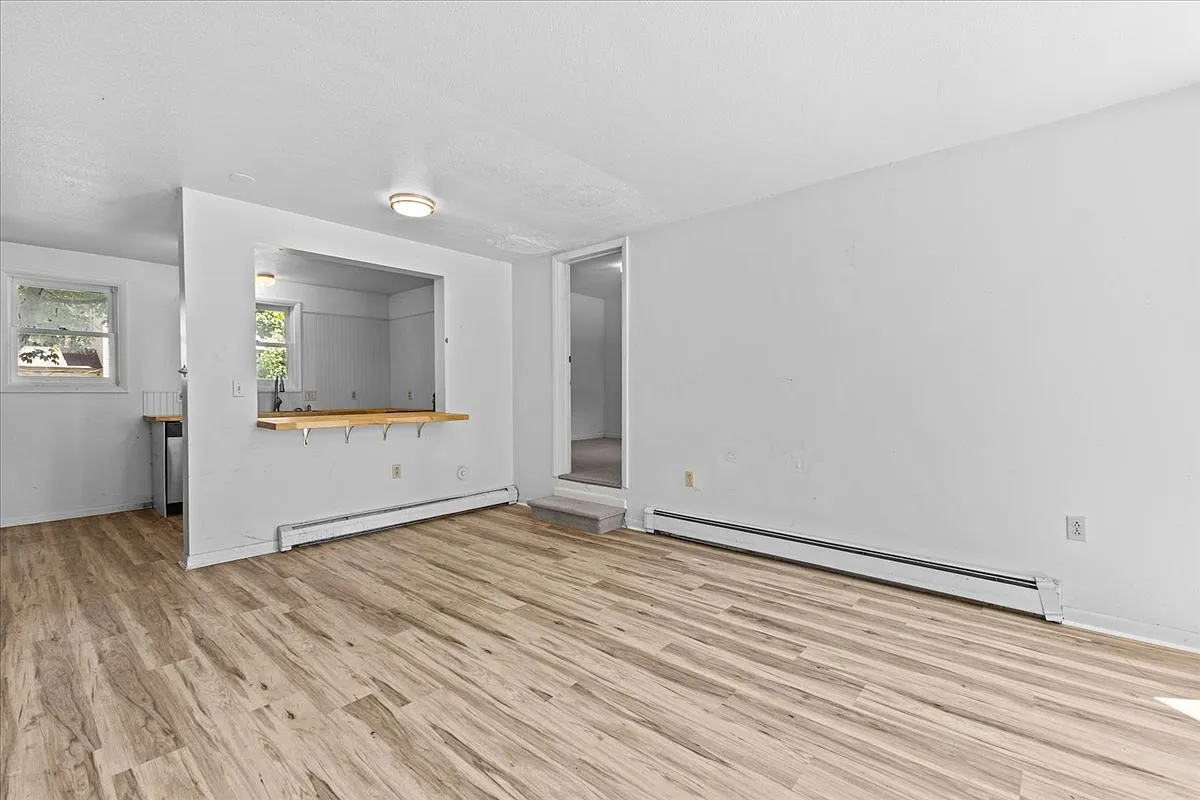 5 bed, 1350 sqft, $4,000 — Photo 3