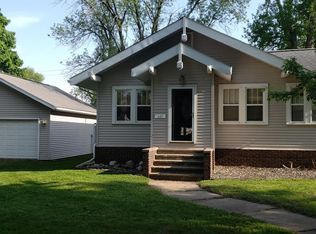 321 1st St NE, Hayfield, MN 55940