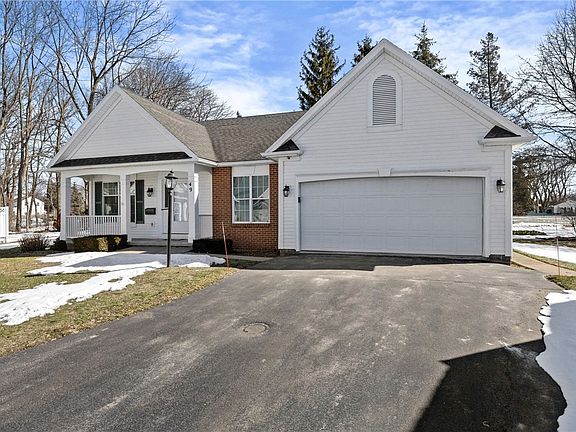 3rd image of 49 Brownstone Ln