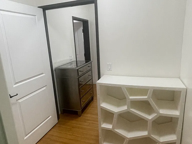 255 W 7th St #26 — Photo 15