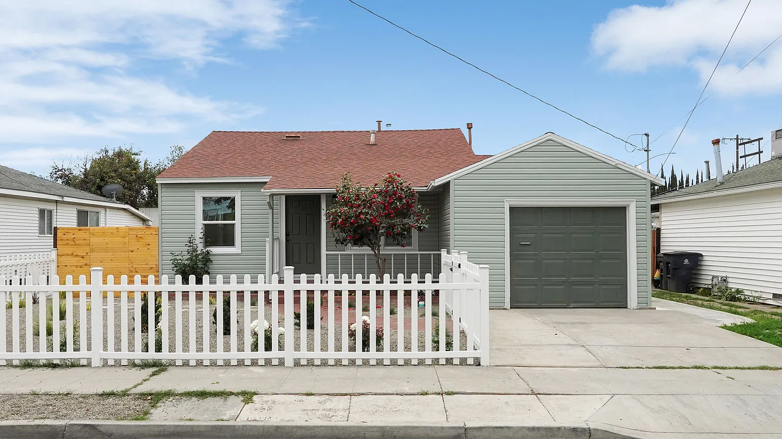 460 W Whittier Ave photo 1