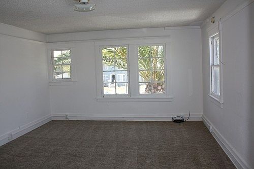 4th image of 1732 Cabrillo Ave