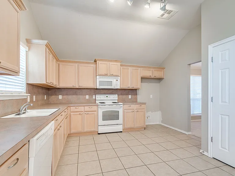 2532 NW 179th Ct — Photo 14
