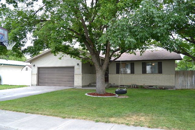 1st image of 1043 Westcliff Dr