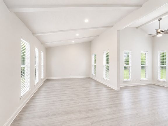 3rd image of 2906 Peppertree Pl