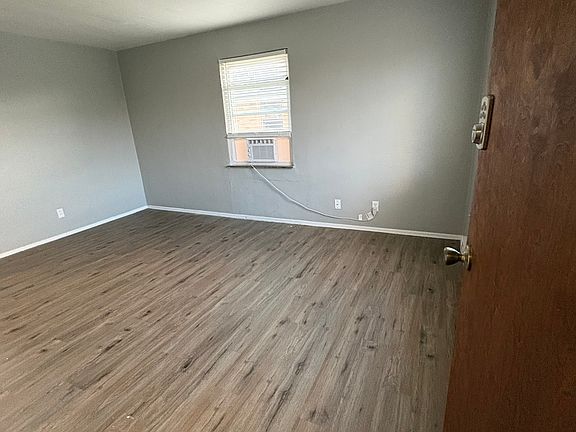 4th image of 532 Aberdeen Ave APT D