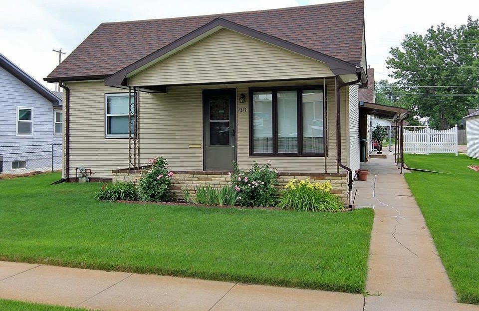 1st image of 1317 1st Ave