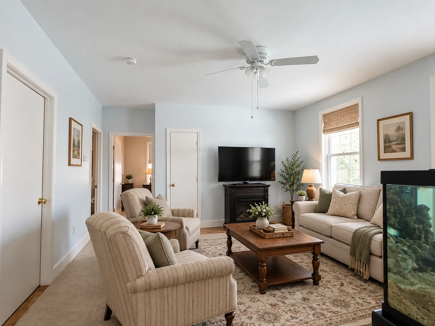 2 bed, 1.0 bath, 912 sqft, $2,000 — Photo 2