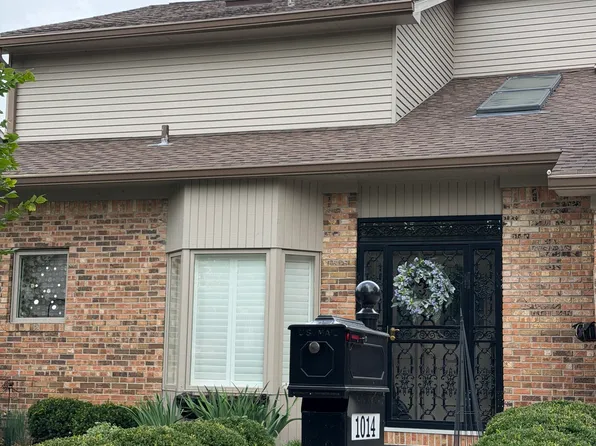 1014 Stratford Hall, Indianapolis, IN 46260