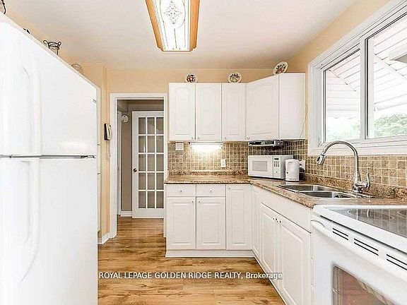 3rd image of 2082 Lea Rd