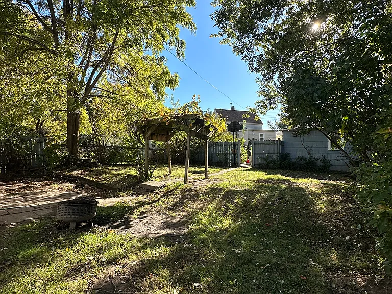 2509 Erskine Blvd — Photo 16