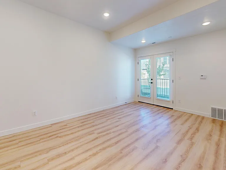 1124 S 250 W #312 — Photo 12