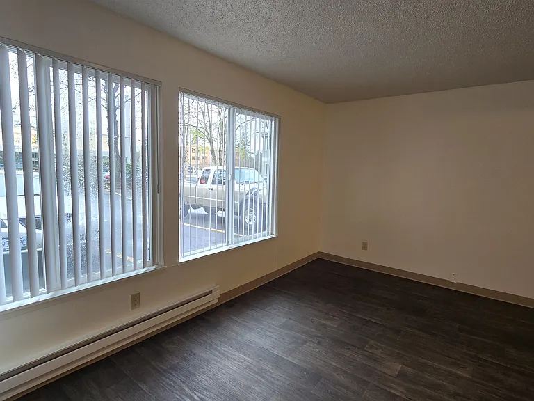 Tristin Square Apartments — Photo 5