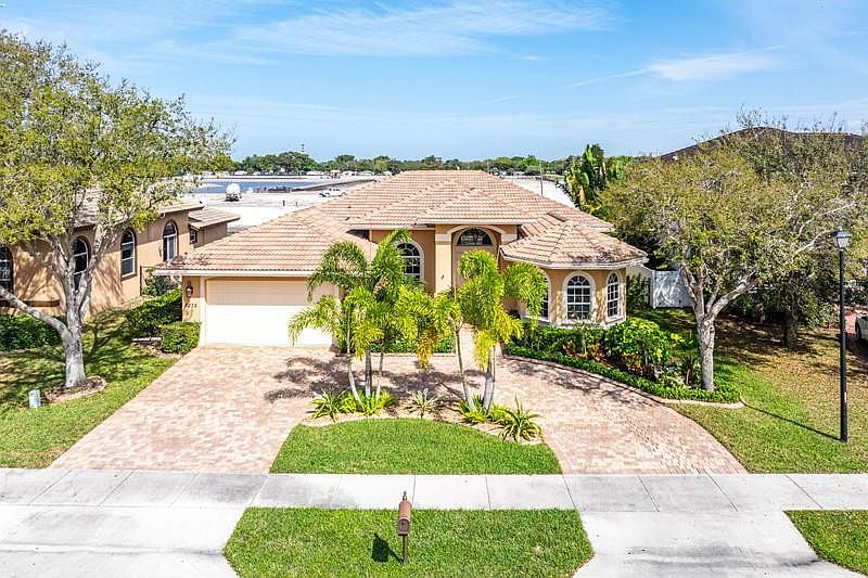 1st image of 8235 SW 51st Street