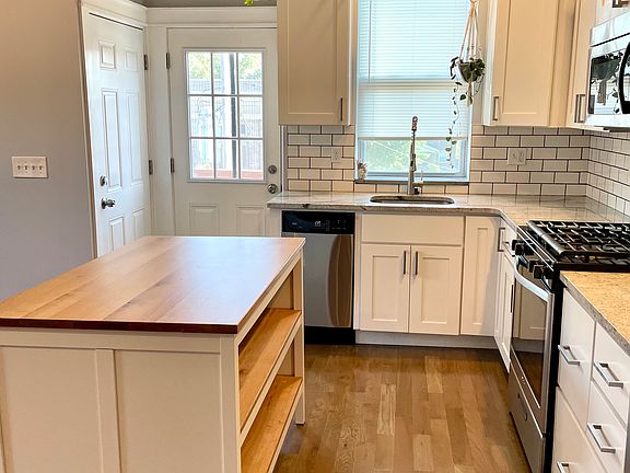3rd image of 4912 Devonshire Ave #1F