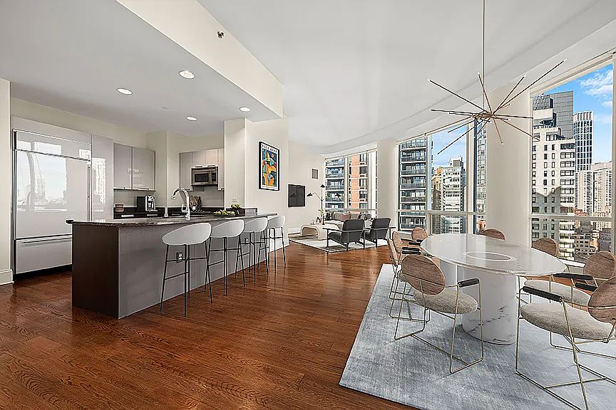 1st image of 250 E 49th St #18CD