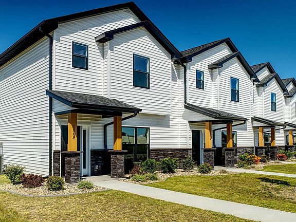 3rd image of 1002 S 4th St