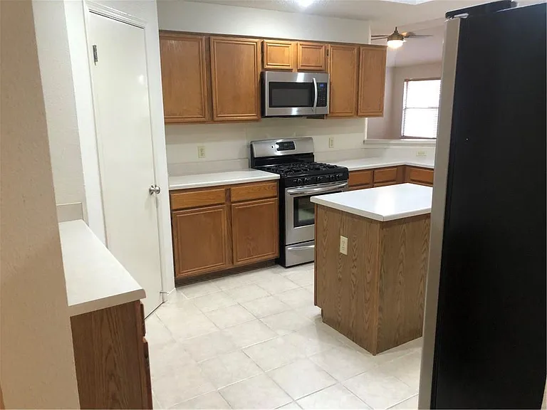 11605 Loweswater Ln — Photo 7