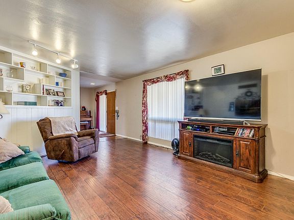 4th image of 301 W El Caminito Dr