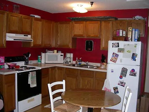 2 bed, 750 sqft, $775 — Photo 2