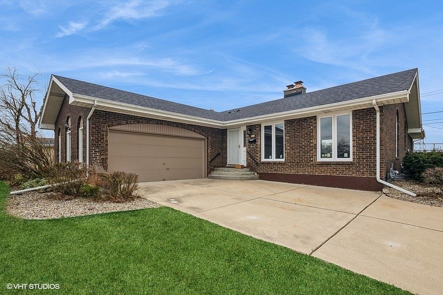 1st image of 380 Lerose Dr