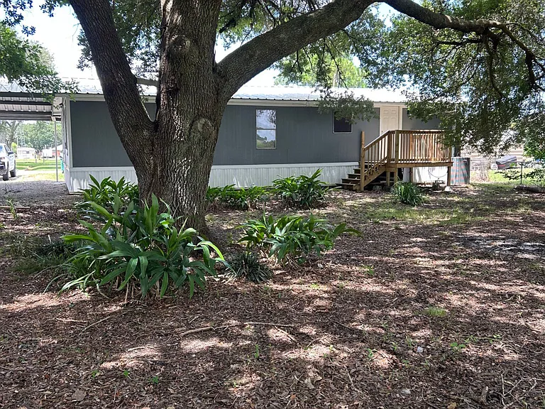 109 Rena Dr — Photo 3