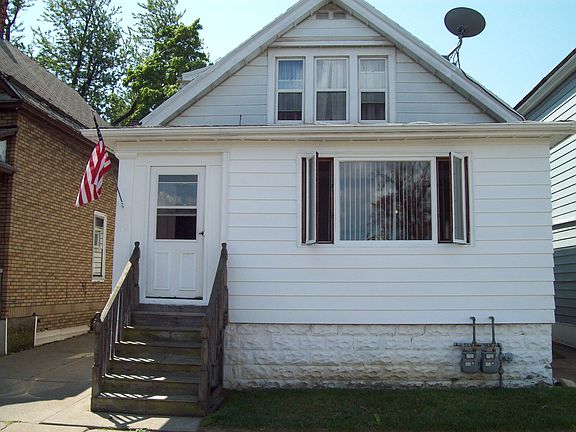 2nd image of 79 Ludington St