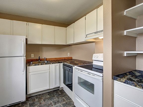 4th image of 10600 108th Ave SE #K2