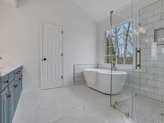 5th image of 6085 Grand View Way