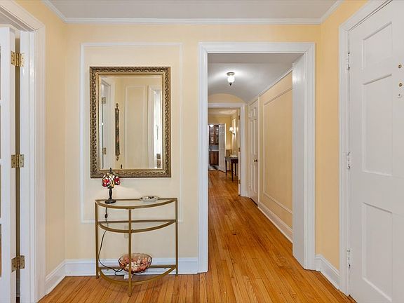 4th image of 210 E Pearson St APT 4C
