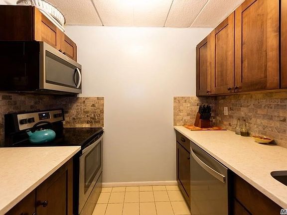 2nd image of 10819 Seaview Ave