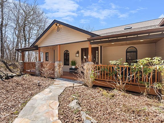 4th image of 114 Little Sugar Ln #277