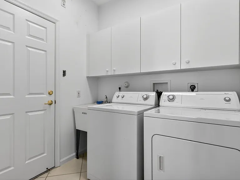 7116 Cataluna Cir — Photo 36